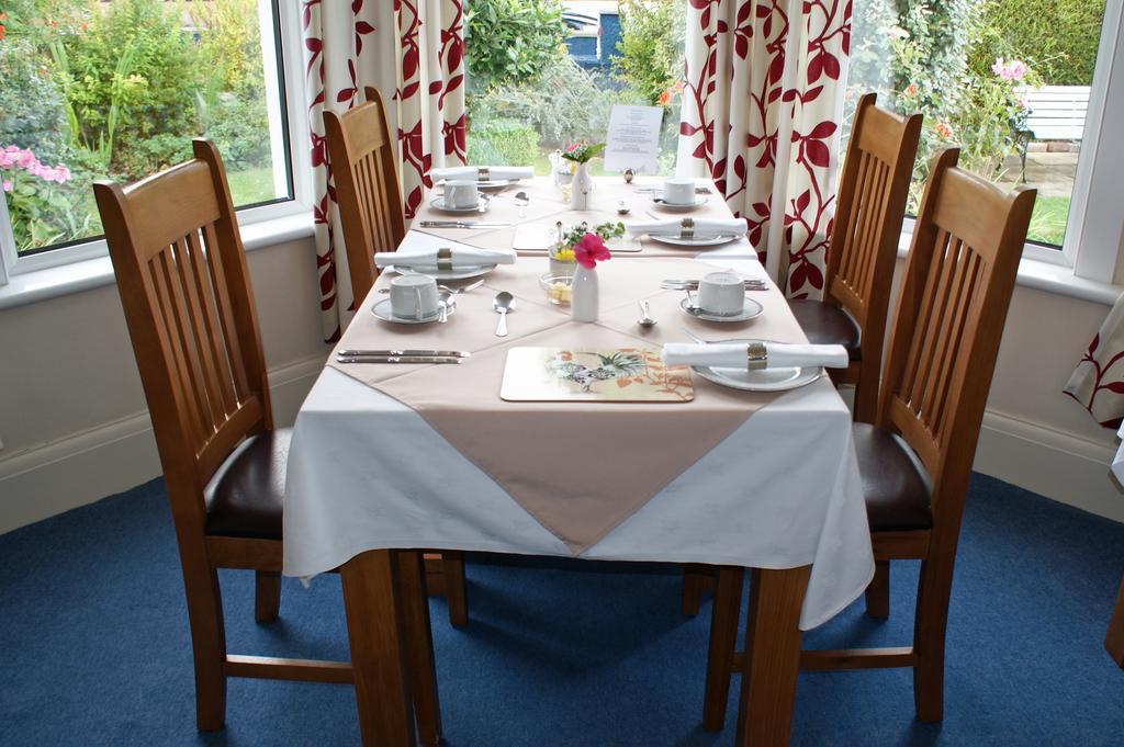 Cleave Court Guest House Llandudno Ngoại thất bức ảnh